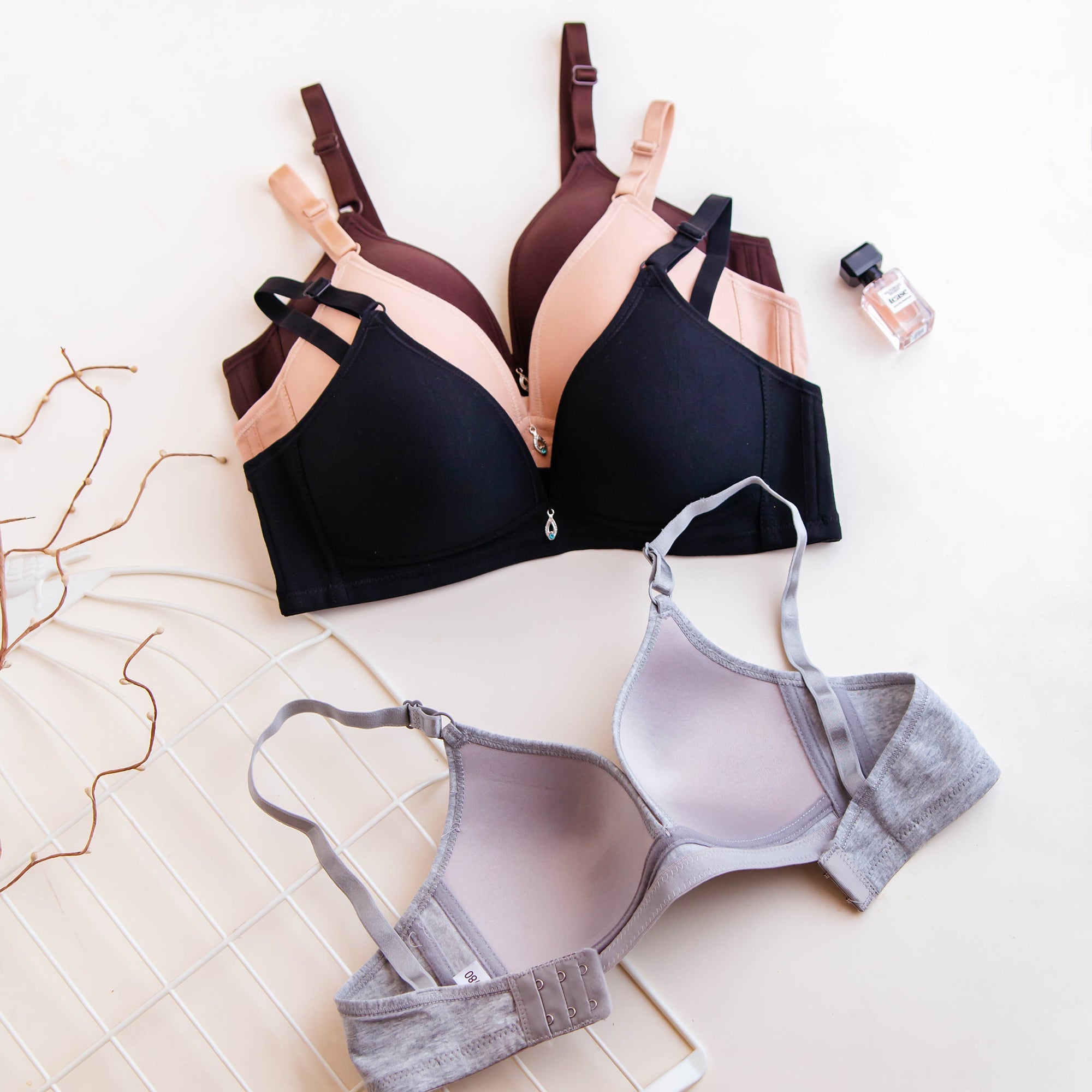 (30-36)b  Daily wear Thin-Pad Non-Wire Bra (061-062)