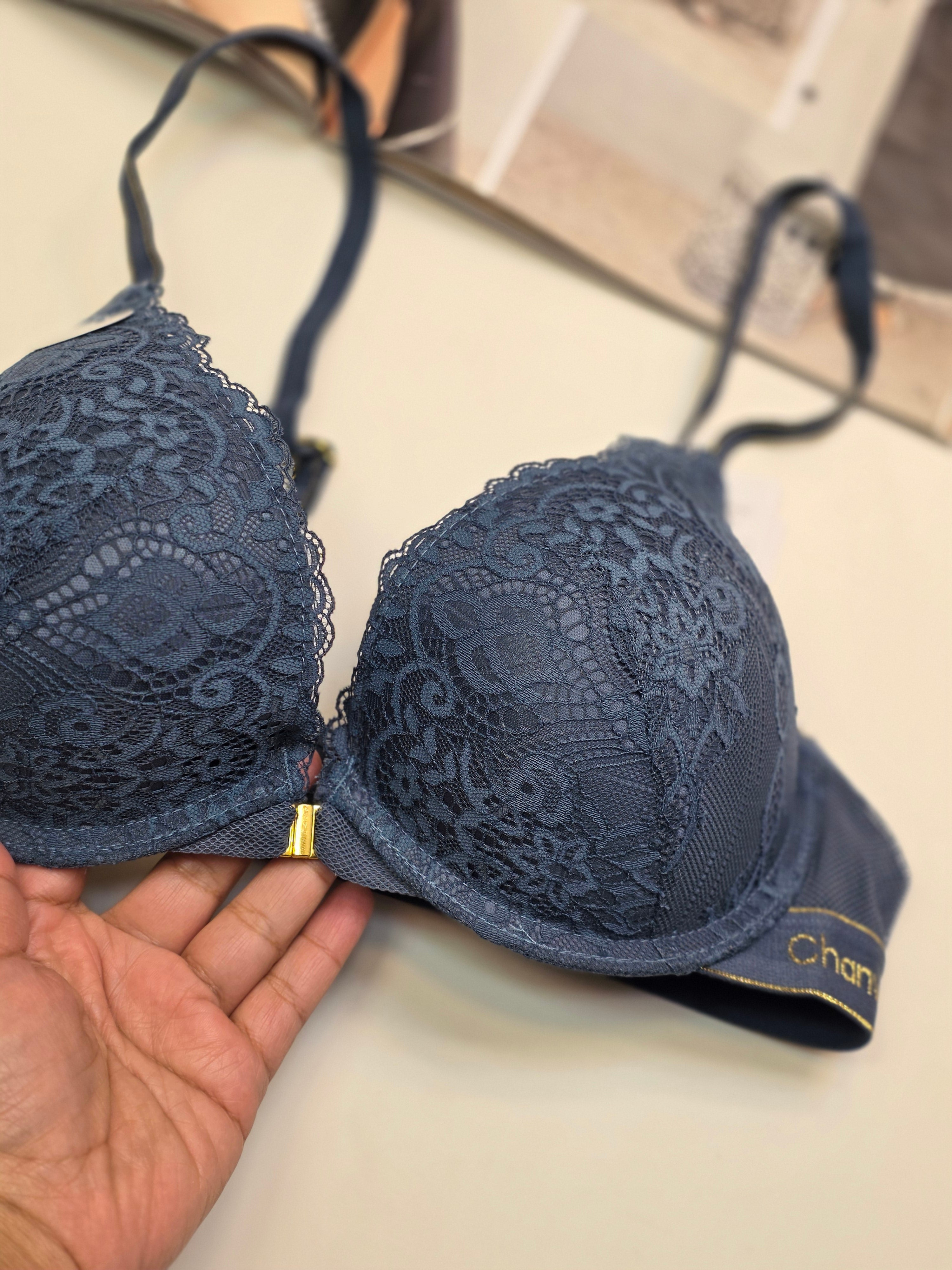 (38-42)C Lacy Sassy Front Buckle Double Padded Full Coverage Bra(172)