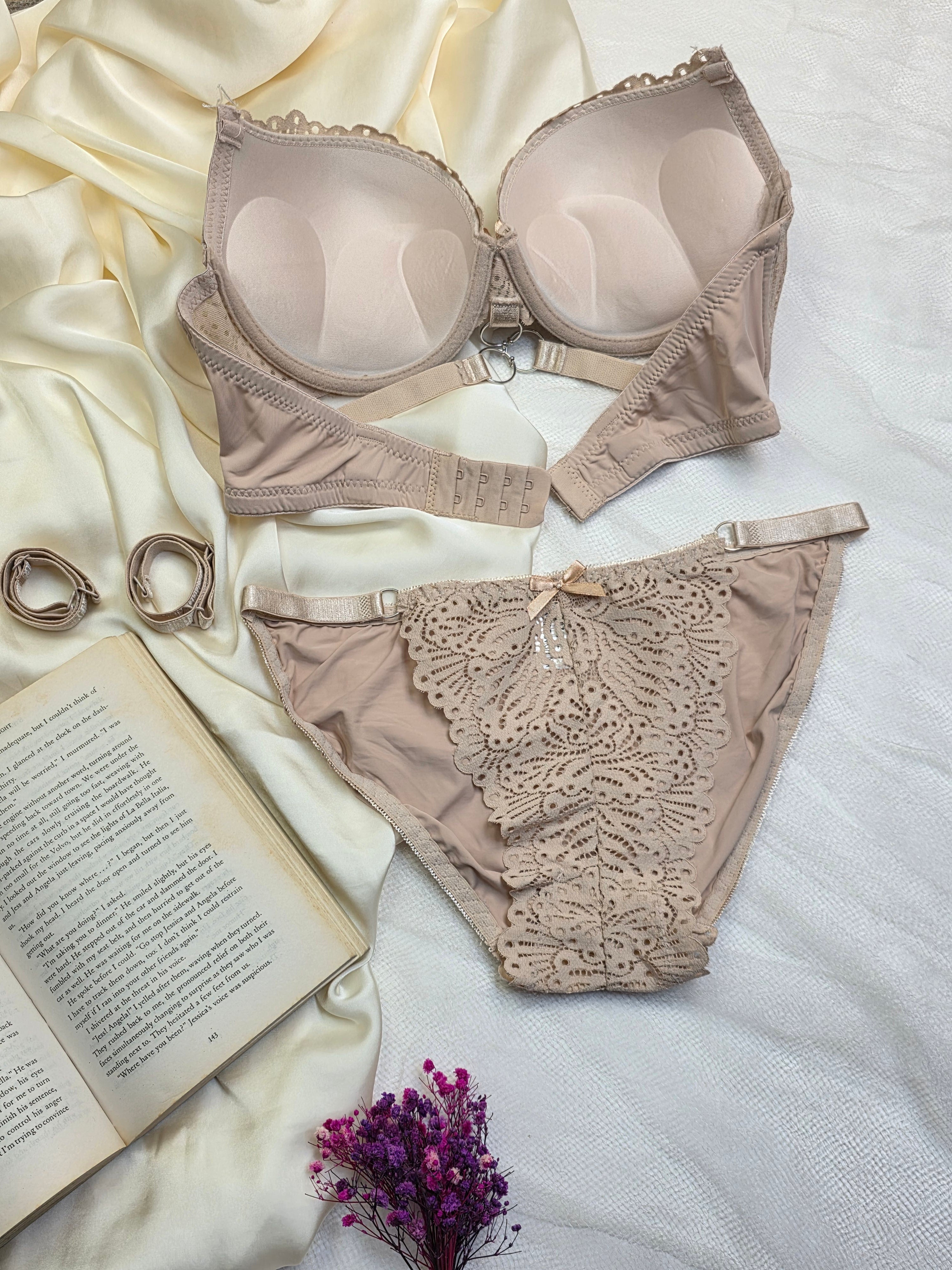 (34-40)C Cup Elegant Lacy Double Padded Bra & Panty Set